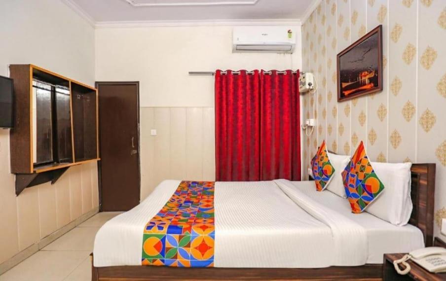 Hotel O Lime Wood Dehradun Eksteriør billede
